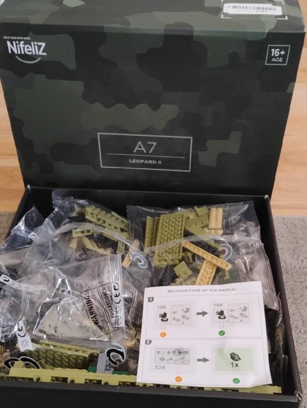 Green Military Tank Building Set - Camouflage Blocks. Nifeliz A7 Leopard 2